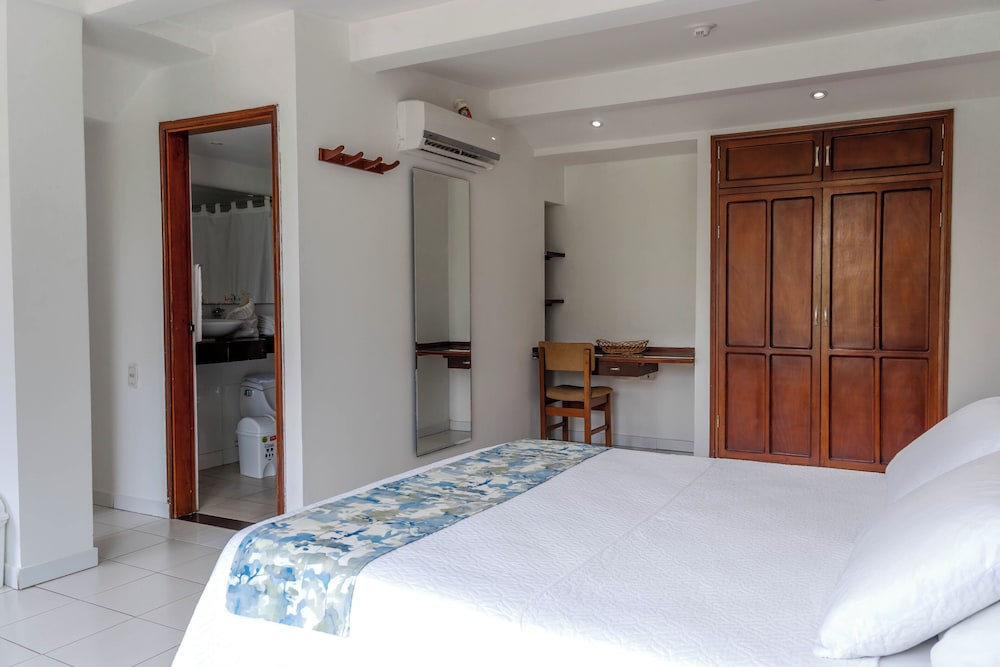 Coral Reef Hotel 20/58