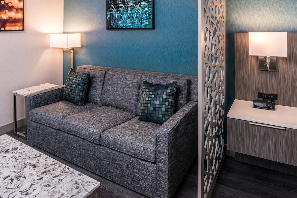 Best Western Plus Temecula Wine Country Hotel & Suites 25/34