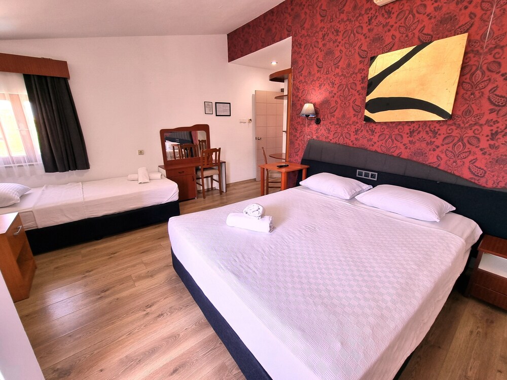 Sima Hotel 8/34