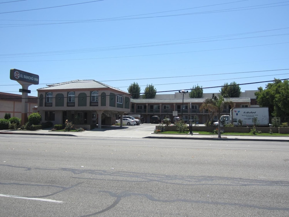 El Rancho Inn 4/36