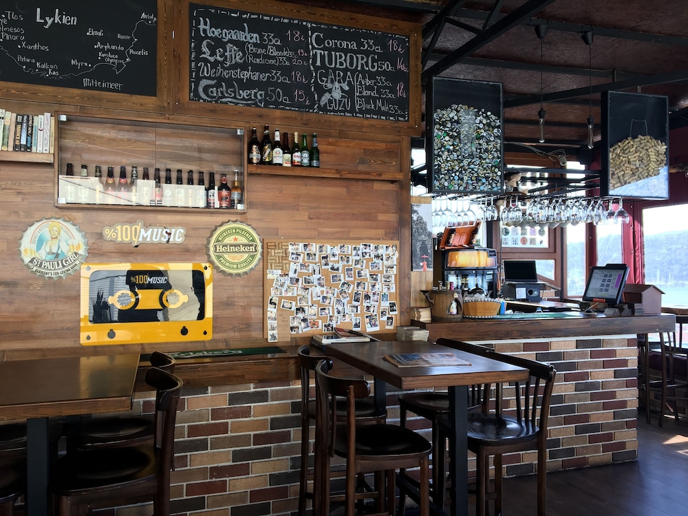 El Camino Hostel & Pub 23/28