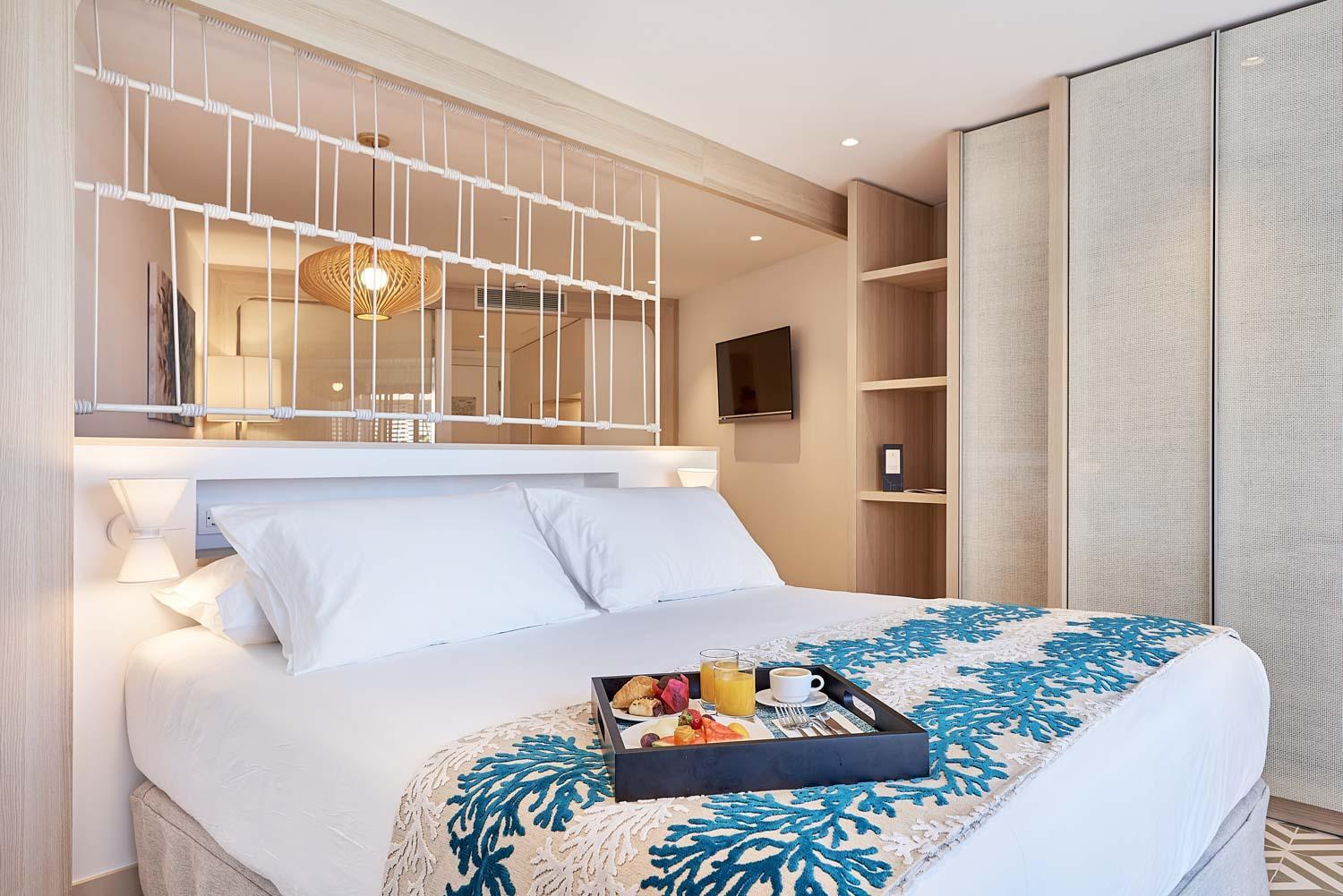 Suite, King Bed