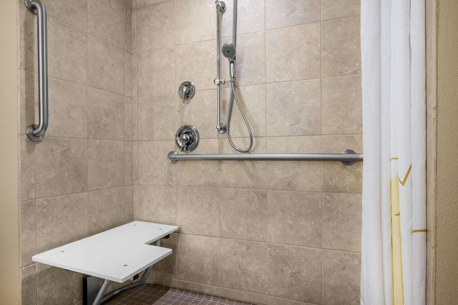 Hawthorn Suites by Wyndham Bridgeport/Clarksburg 18/18