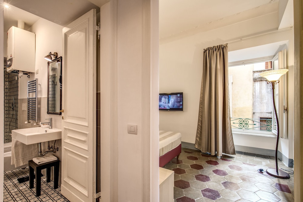 Feronia Guest House 22/54
