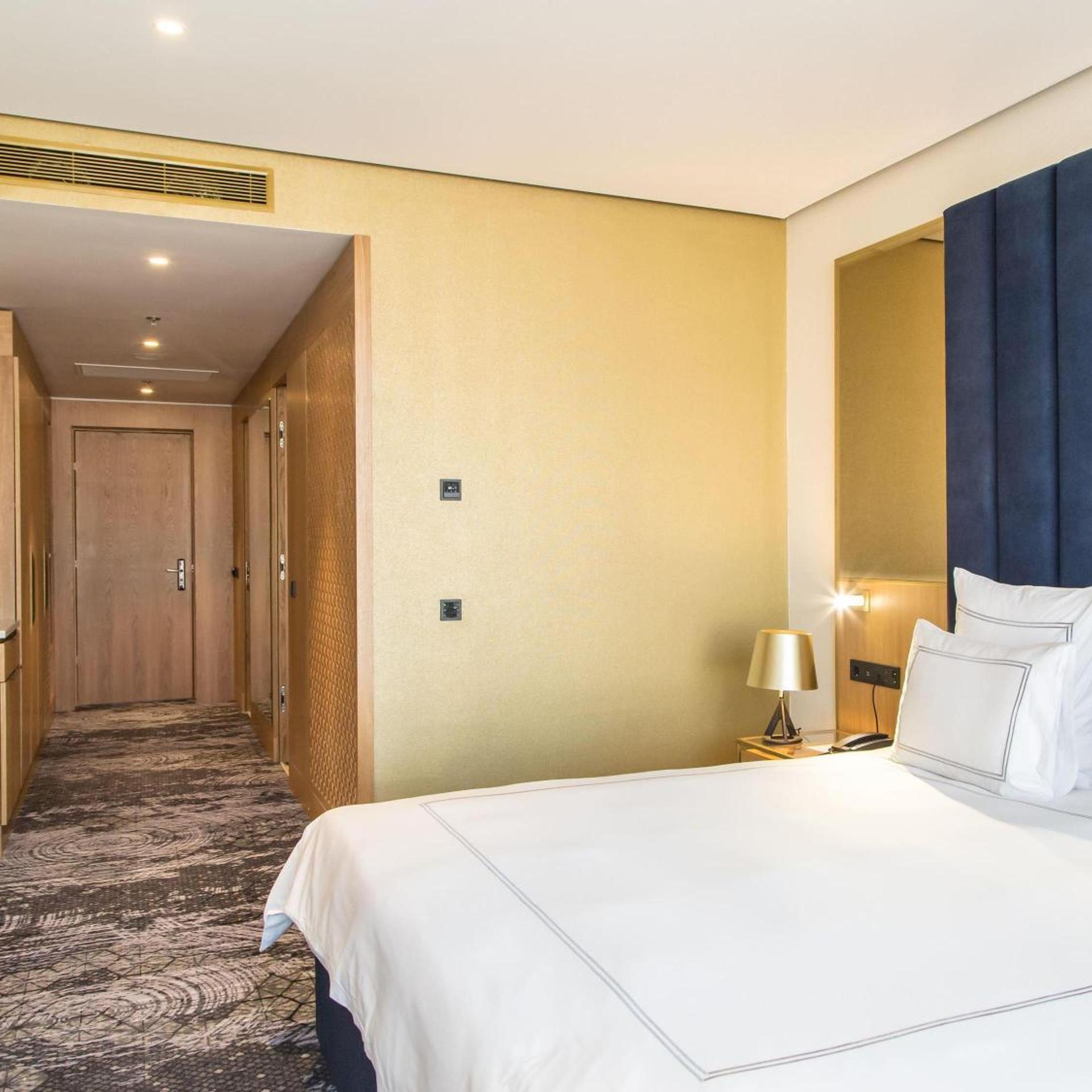 غرفة قياسية بسرير كينج، Swissotel Sarajevo 3/7