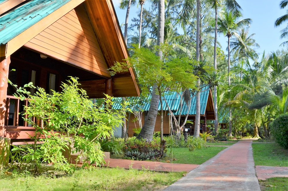 Sayang Beach Resort 55/60