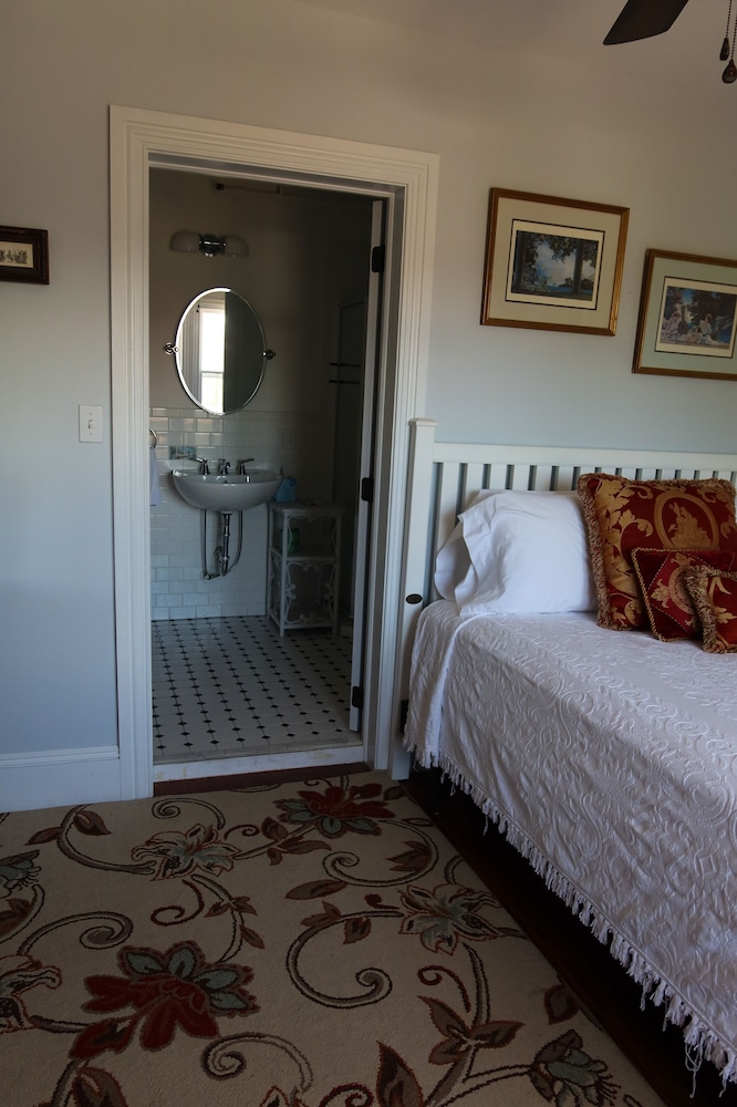 The Chalfonte Hotel 10/50