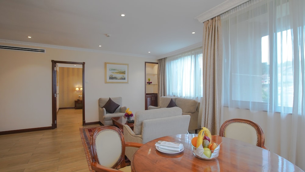 Sarova Woodlands Hotel Spa 21/50