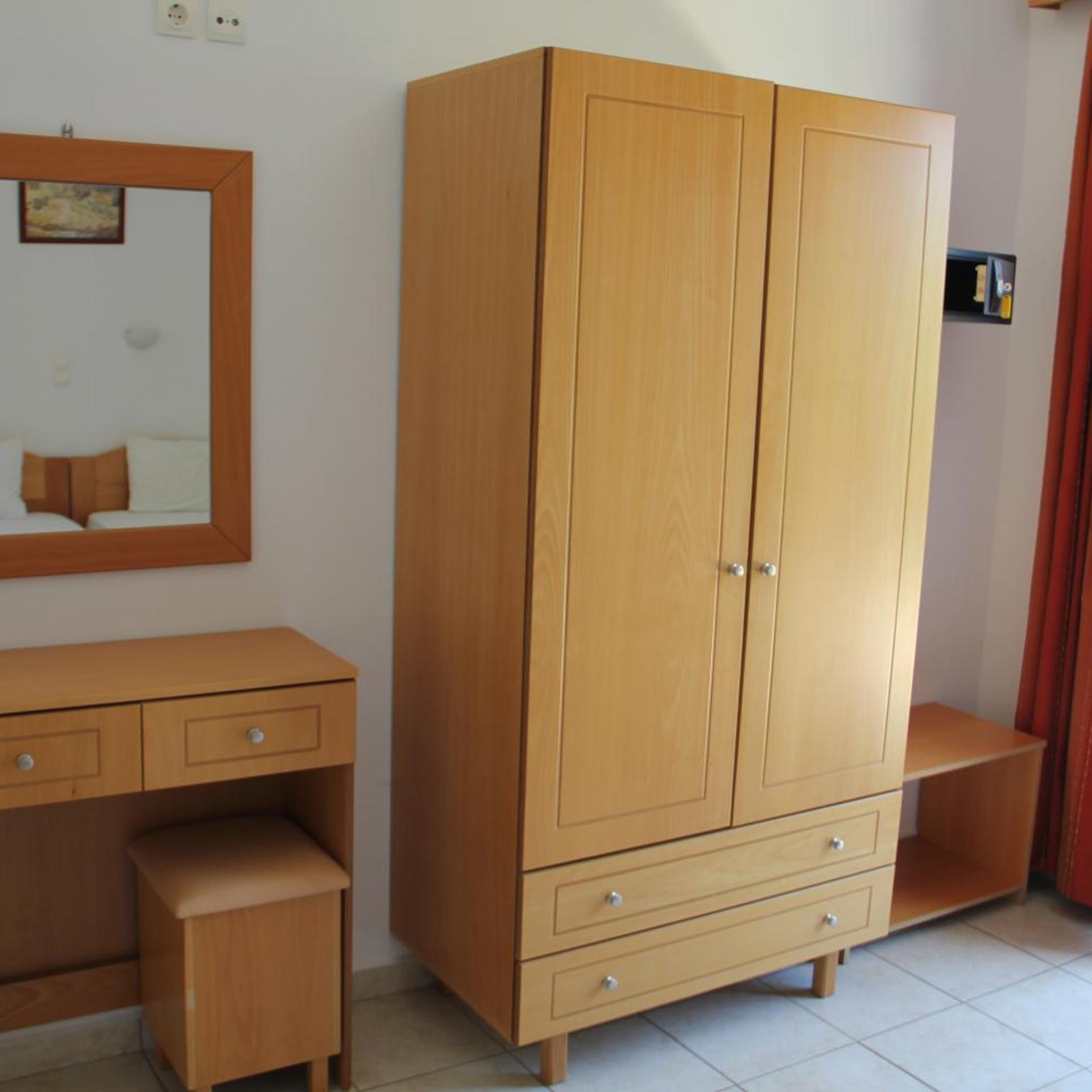 Stavris Hotel 8/50