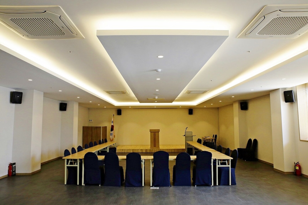 Dukgu Oncheon Resort Hotel 44/50