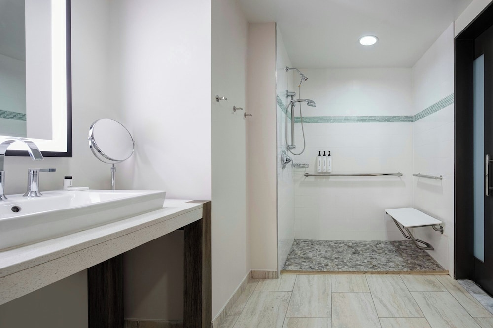 Hotel Tonnelle New Orleans, A Tribute Portfolio Hotel By Marriott 47/49