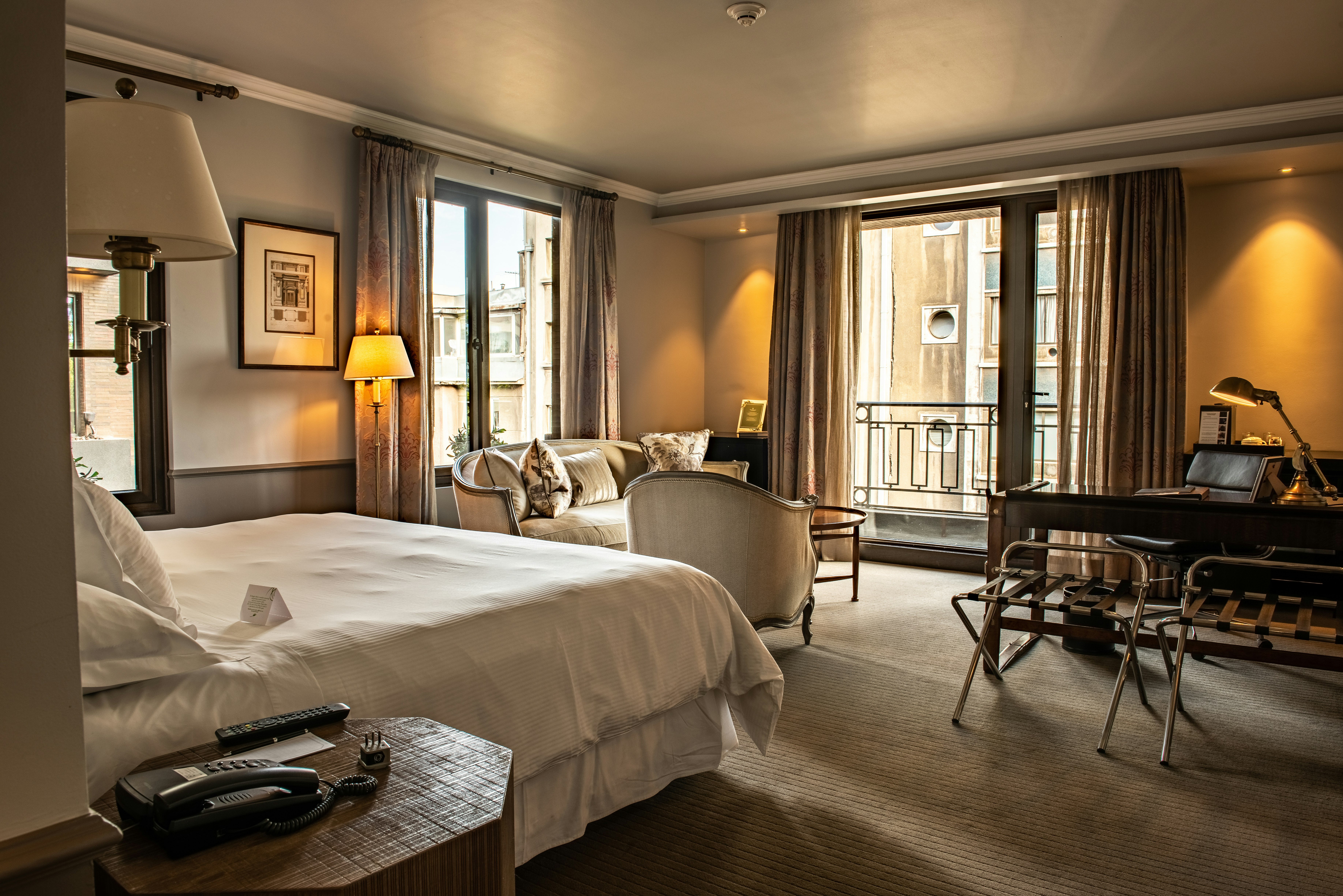 SINGULAR, KING BED, BALCONY