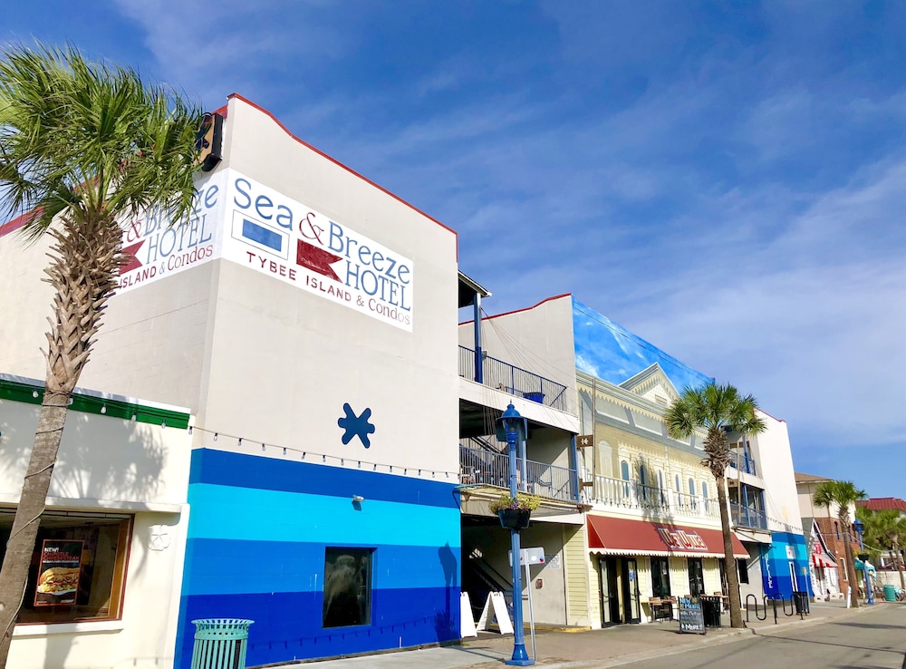 Sea And Breeze Hotel And Condo 10/49