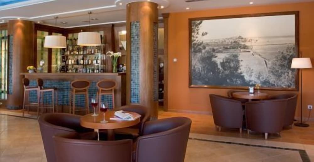 Mr Hotel Les Rotes 54/67