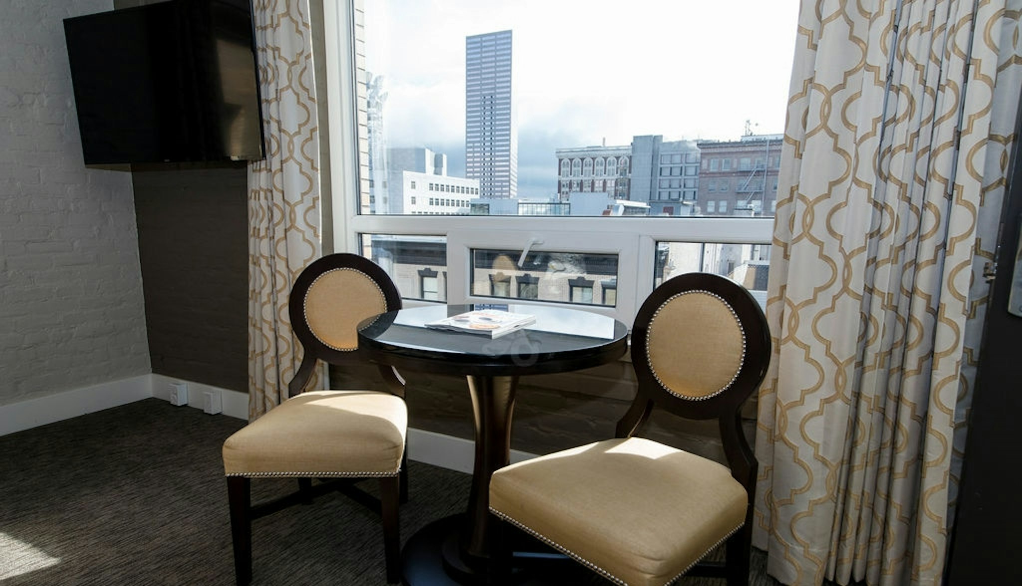 Mark Spencer Hotel 42/50