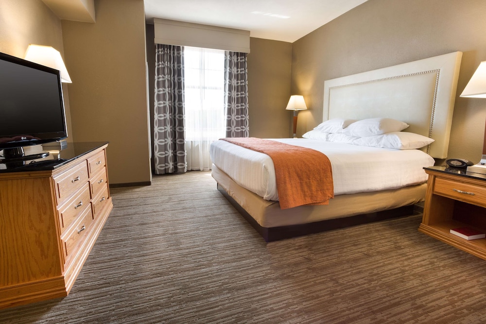 Drury Inn & Suites San Antonio North Stone Oak 22/34