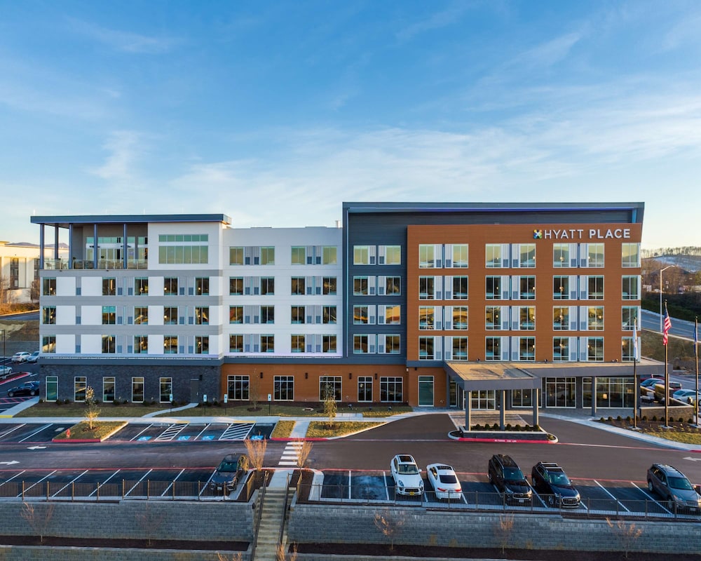 Hyatt Place Harrisonburg 2/44