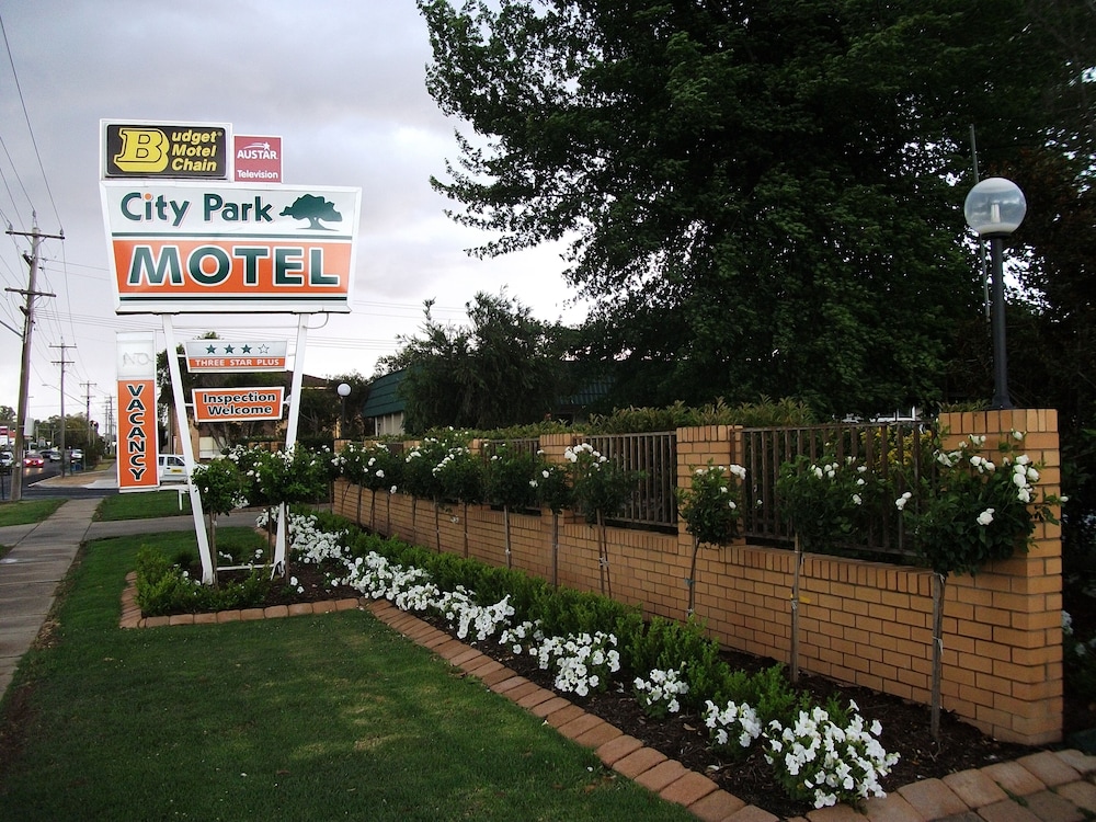 City Park Motel And Apartments 36/38