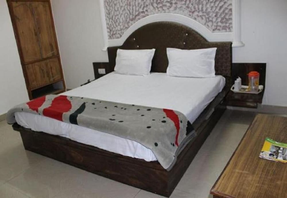 HOTEL BHAWANI INTERNATIONAL 25/45