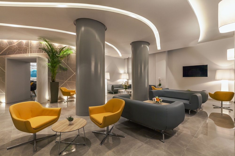 Oscar Hotel and Apartments 31/40