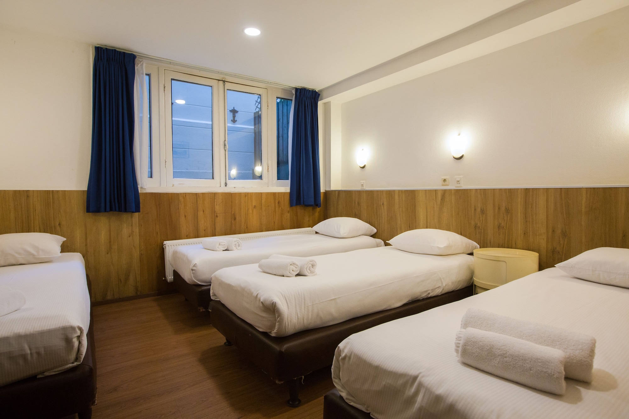 BASEMENT, QUADRUPLE, MULTIPLE BEDS