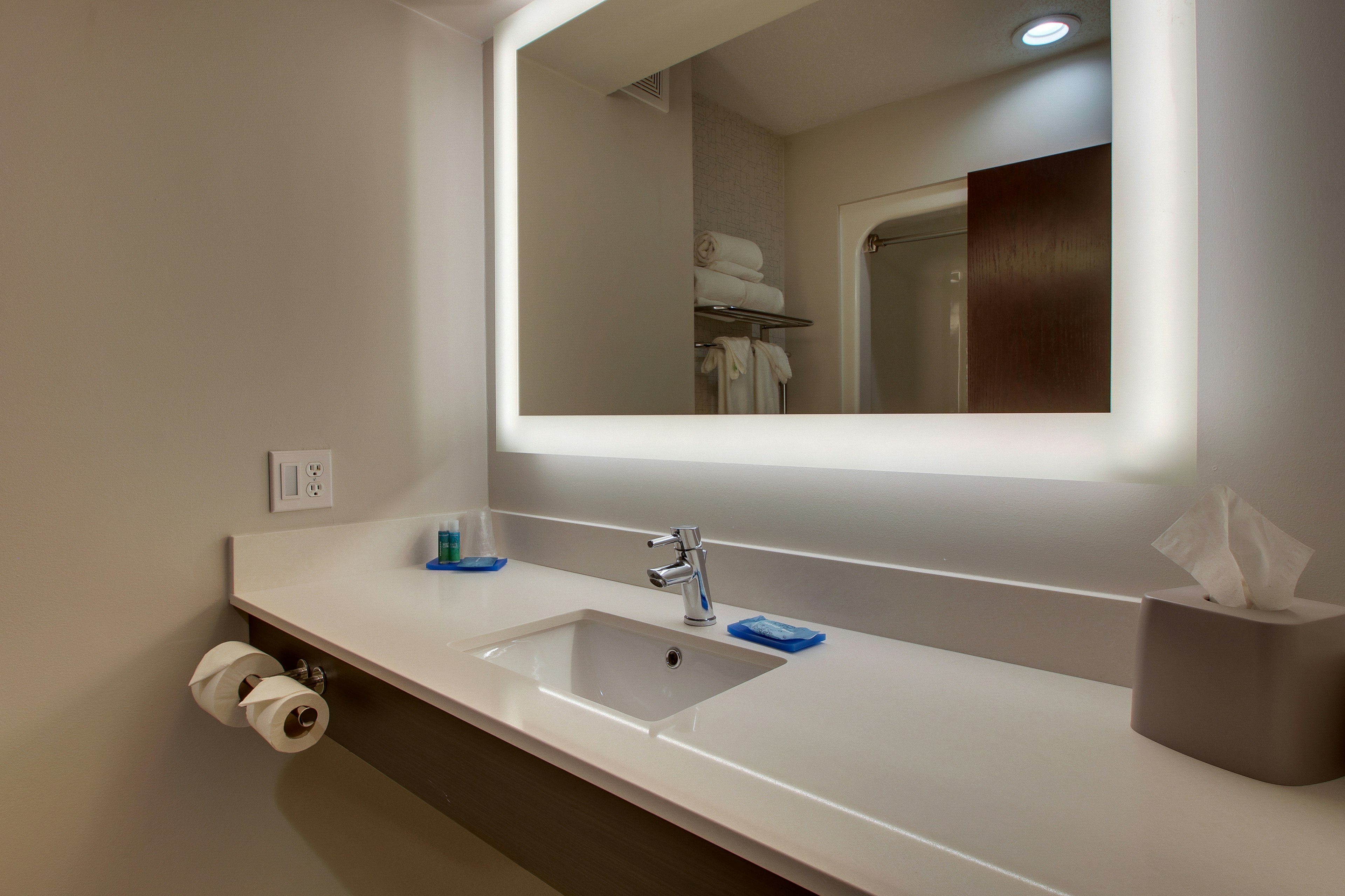 Holiday Inn Express Suites Lebanon 57/57