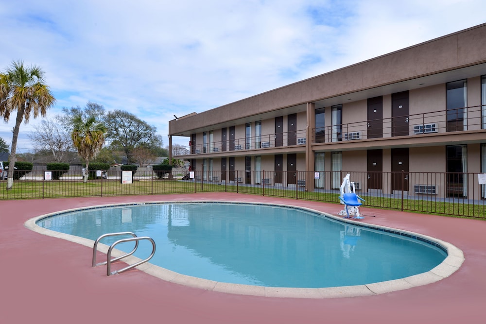 Airport Inn Nederland Texas 1/59
