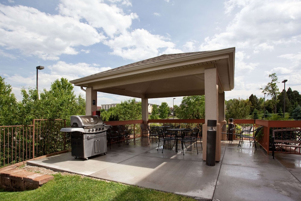 Sonesta Simply Suites Denver West Federal Center 2/38