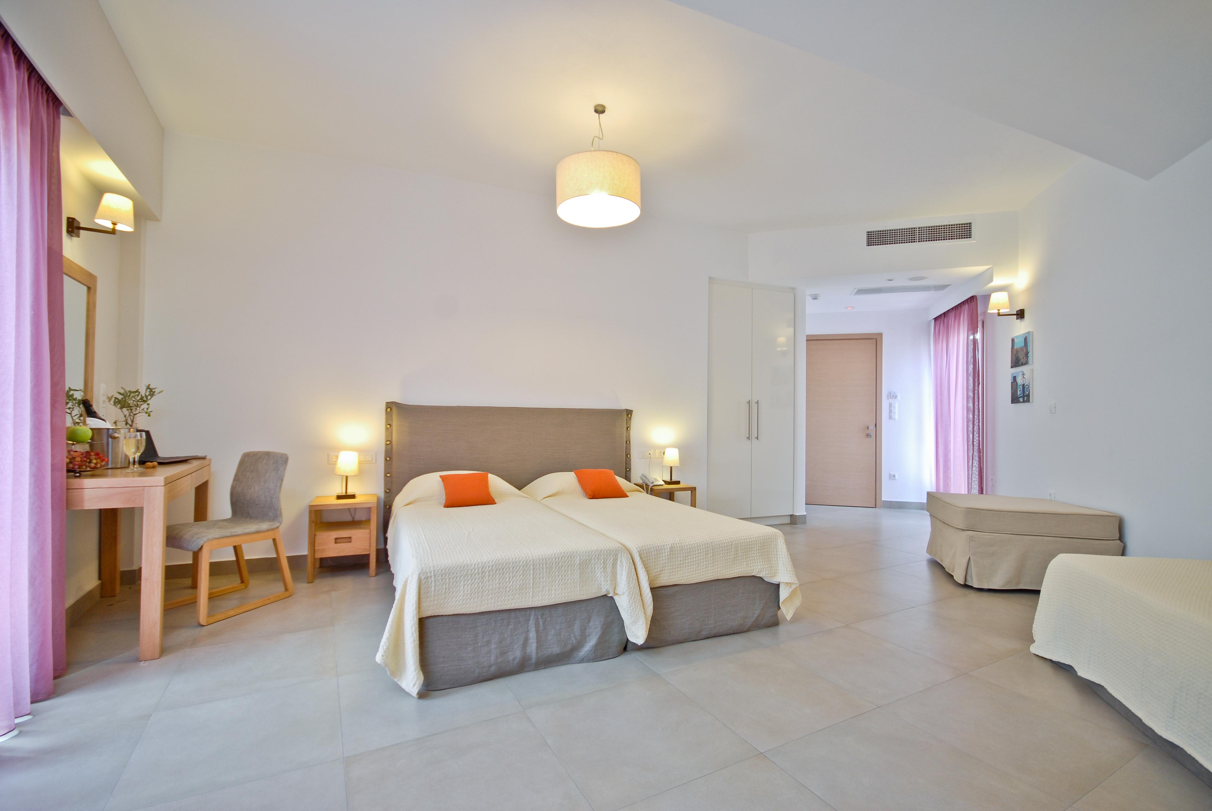 غرفة قياسية رباعية، Xenia Hotel 3/8