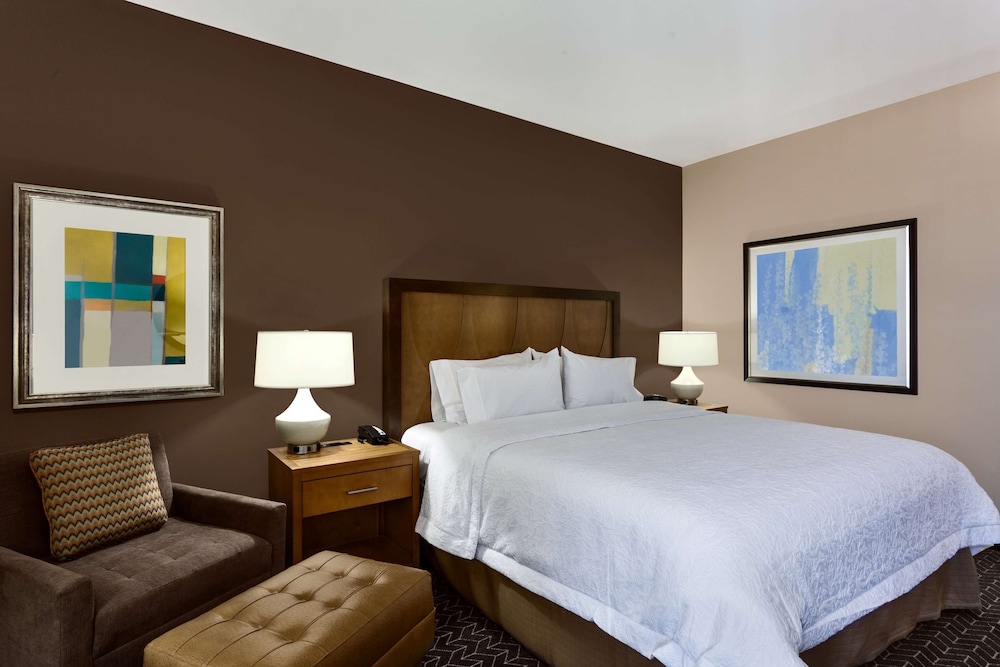 Hampton Inn & Suites Clayton/St Louis-Galleria Area 18/61