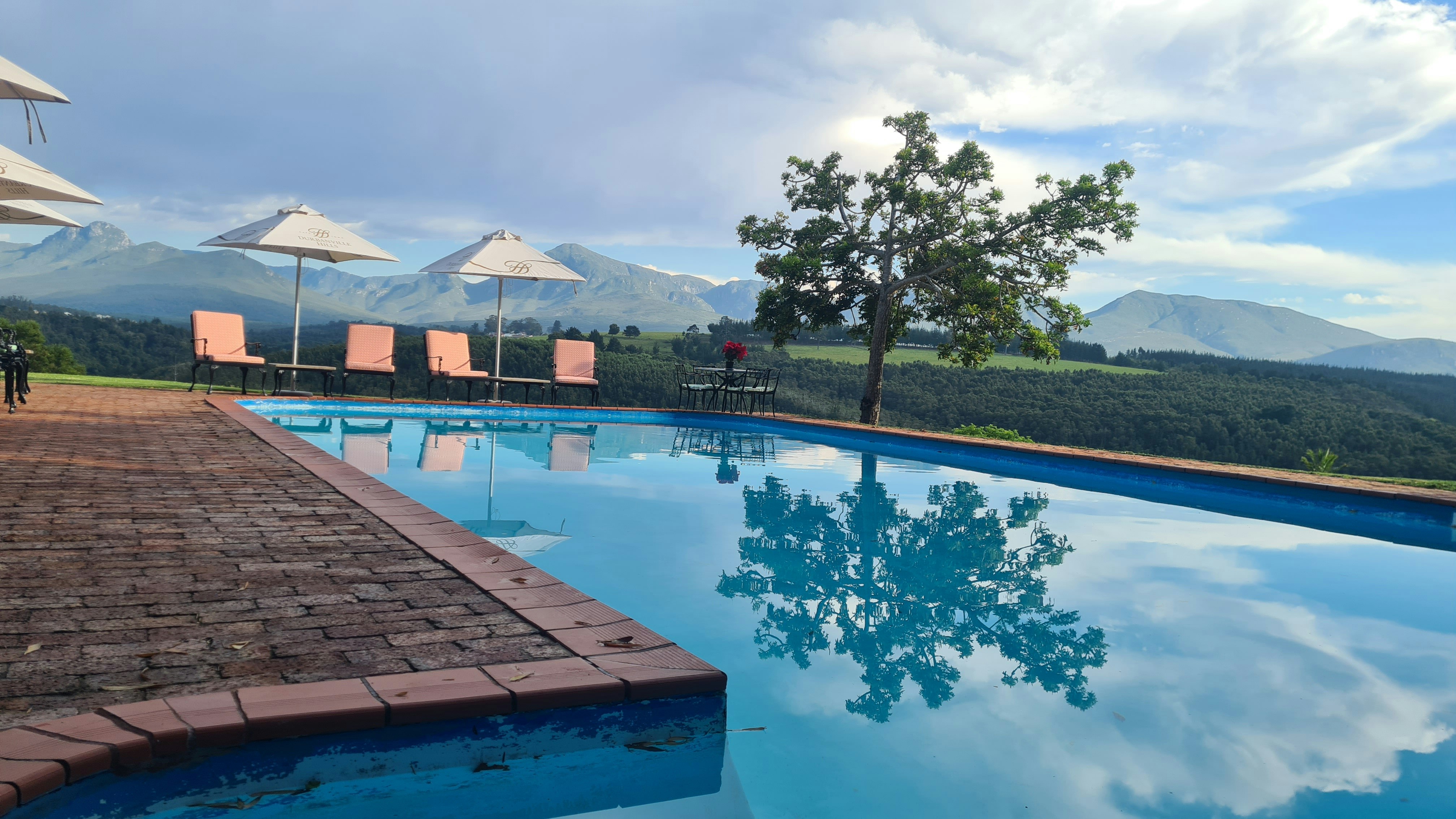 FAR HILLS COUNTRY HOTEL 45/53