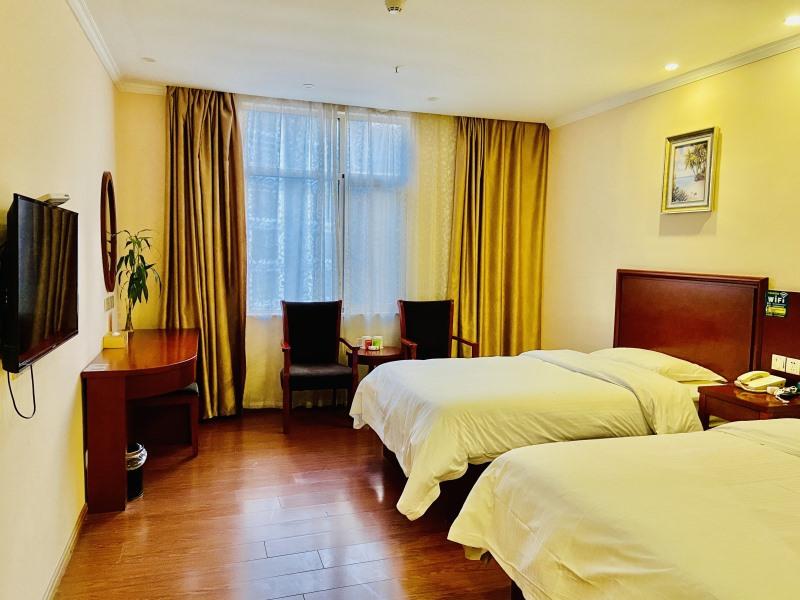 GreenTree Inn Jiangxi Shangrao Qianshan Ehu Avenue Express Hotel 9/26