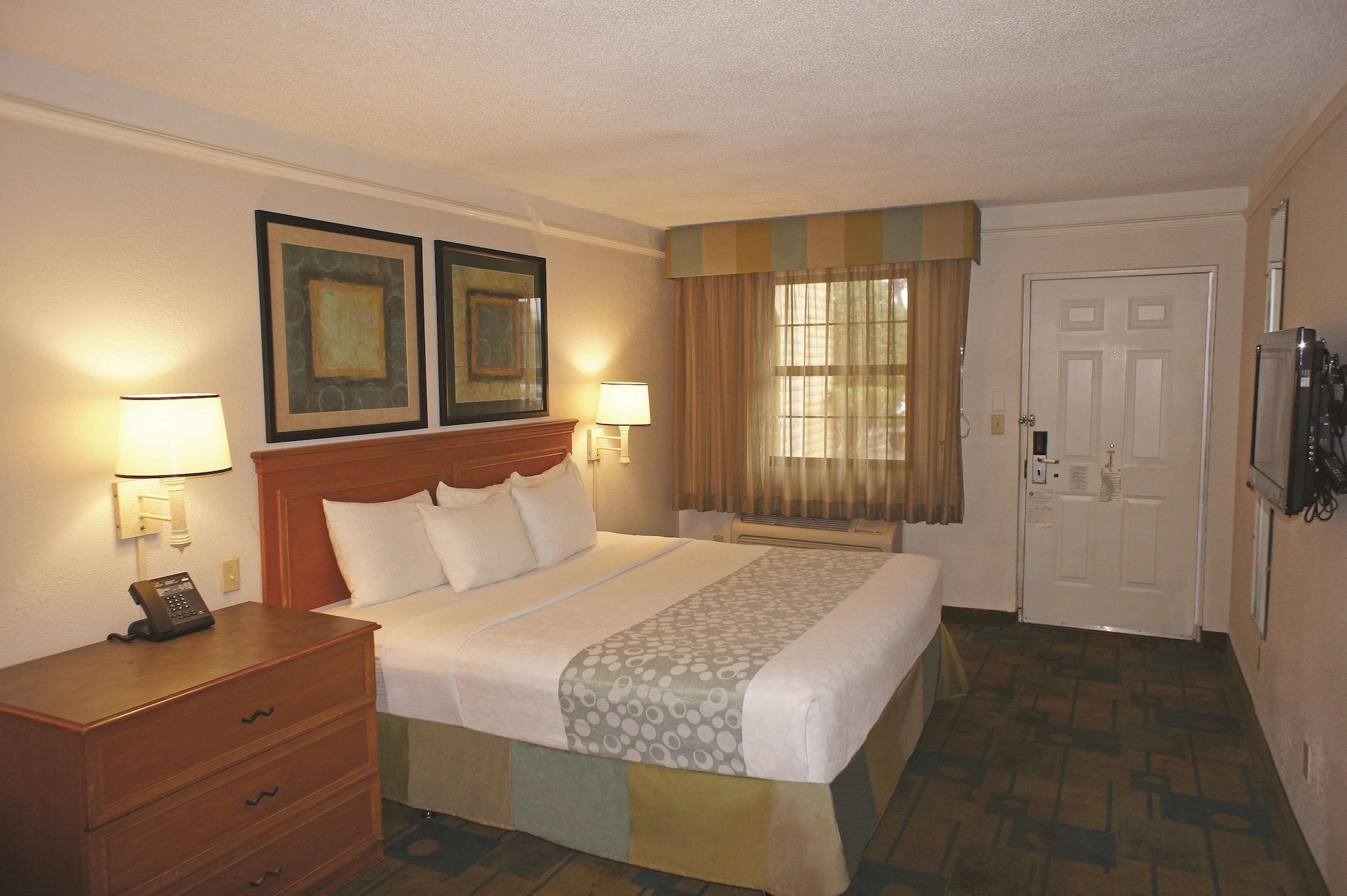غرفة بسرير كينج لذوي الإعاقة، La Quinta Inn Pensacola 2/9
