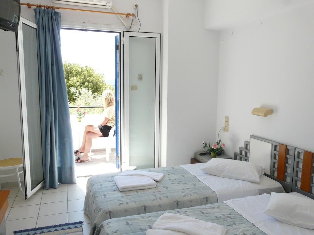 Anamar Skiathos 10/48