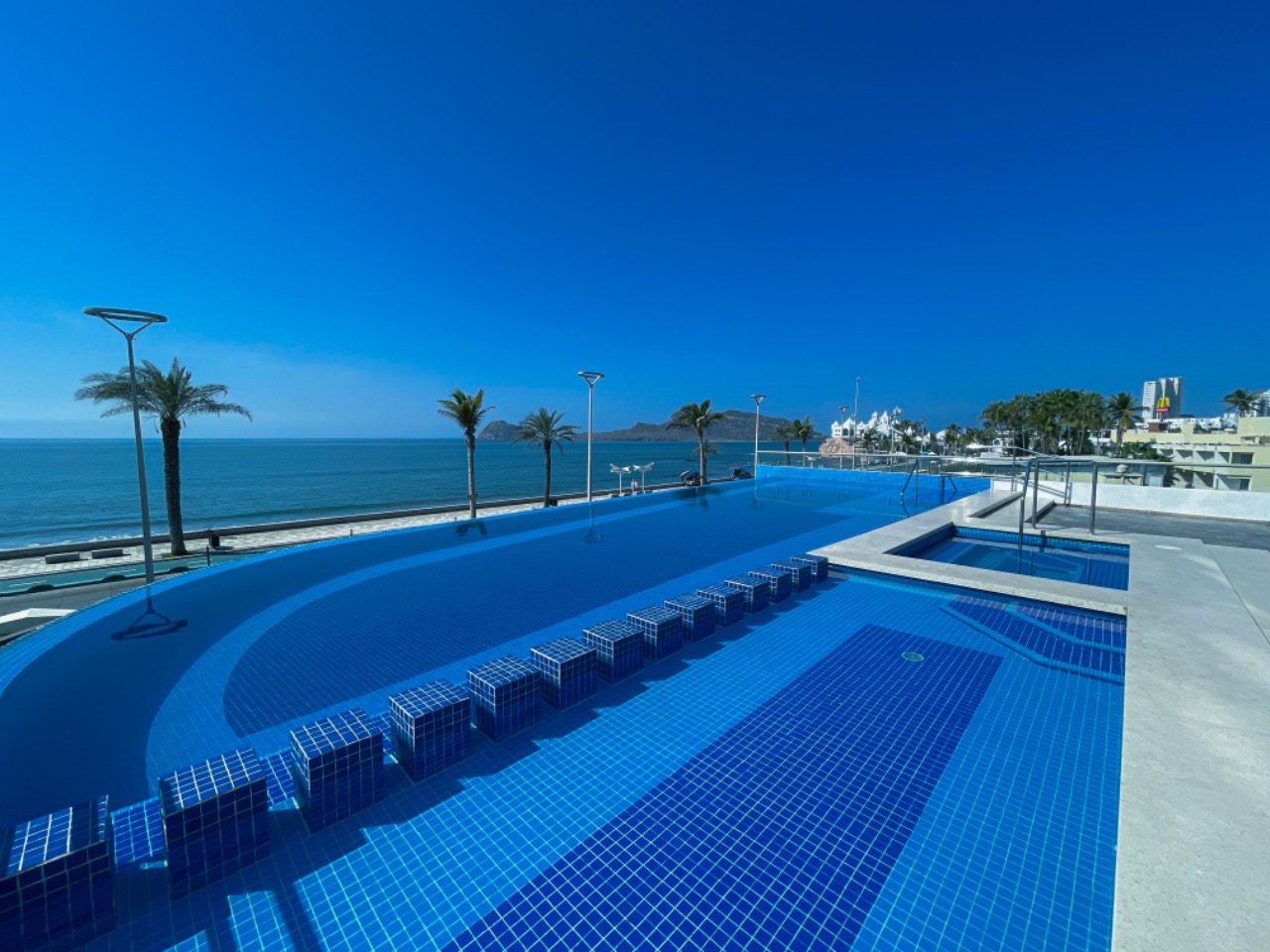 Varali Grand Hotel 30/33