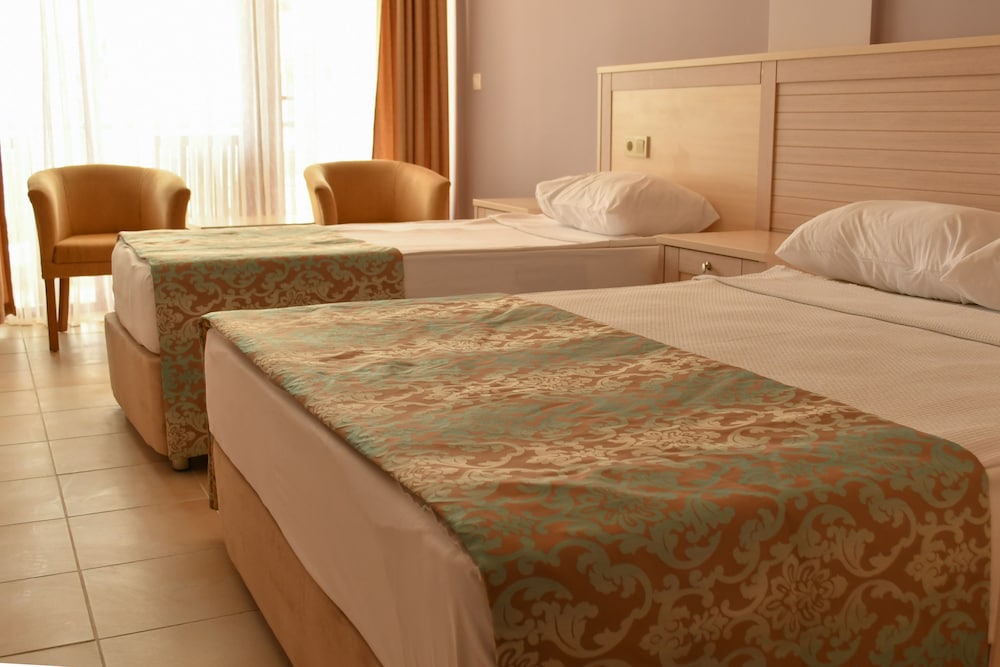 Grand Sahin s Gumuldur Resort 29/82