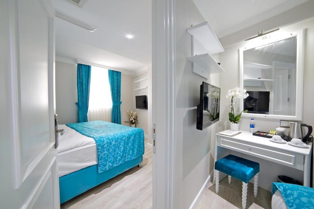 Glamour Hotel 15/49