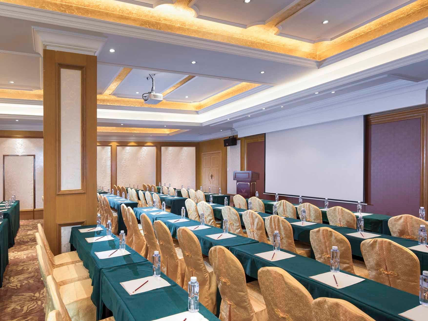 Vienna Hotel (Shenzhen Pingdi Huancheng South Road) 43/49
