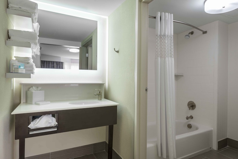 Hampton Inn And Suites Chapel Hill Druham 56/57