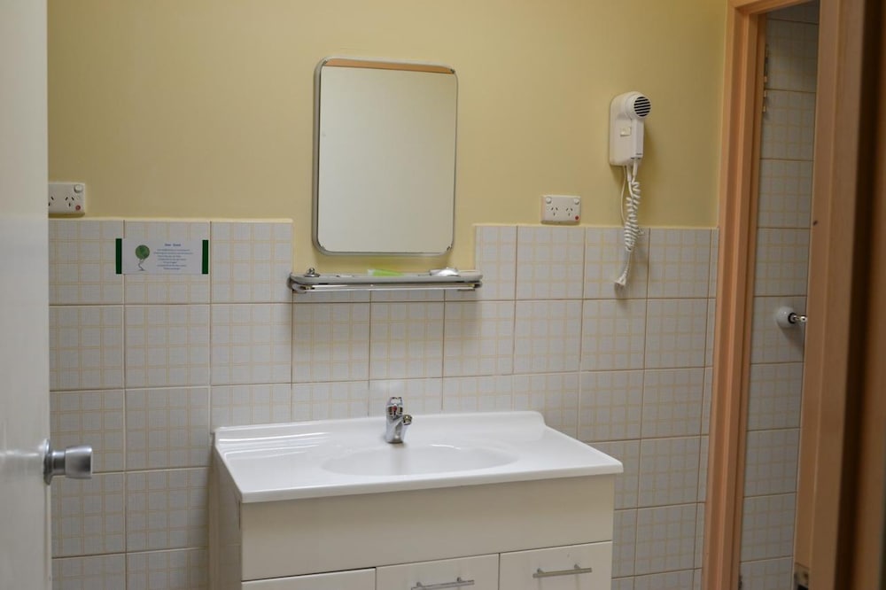 CHADSTONE EXECUTIVE MOTEL 18/19
