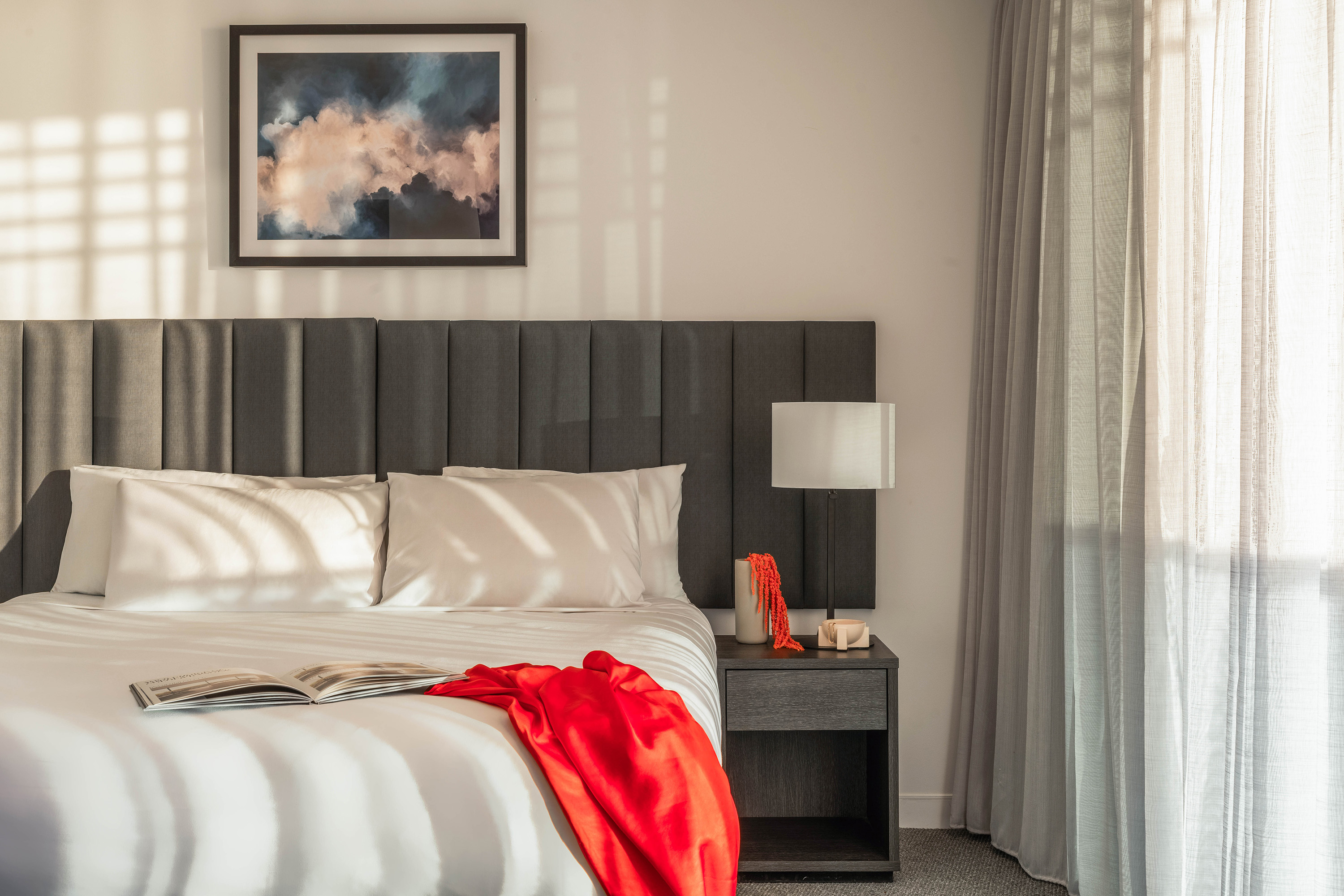 1 BEDROOM, SUITE