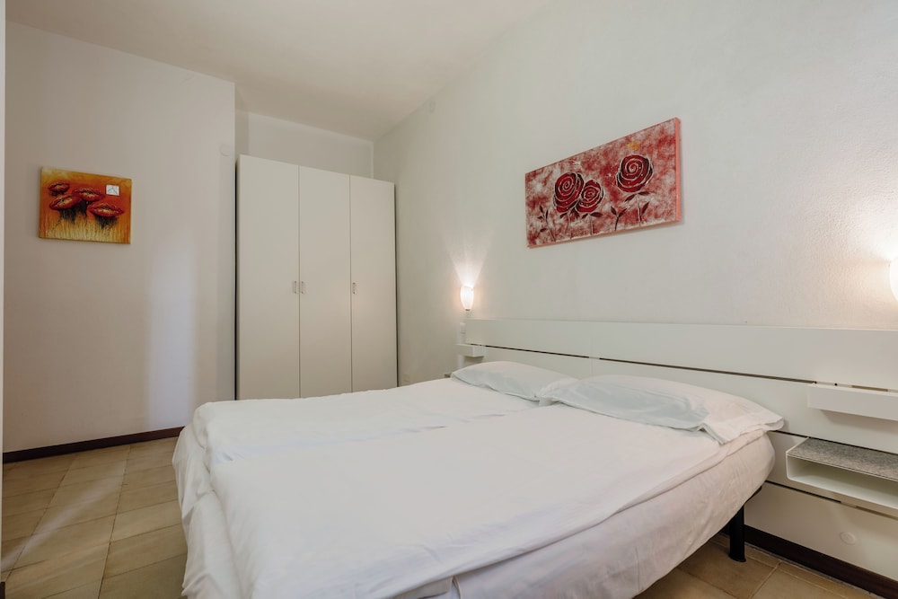 ECONOMY, APARTMENT