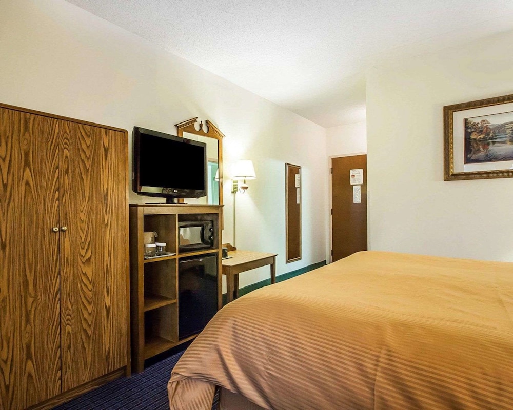 Clarion Inn Branson 16/72