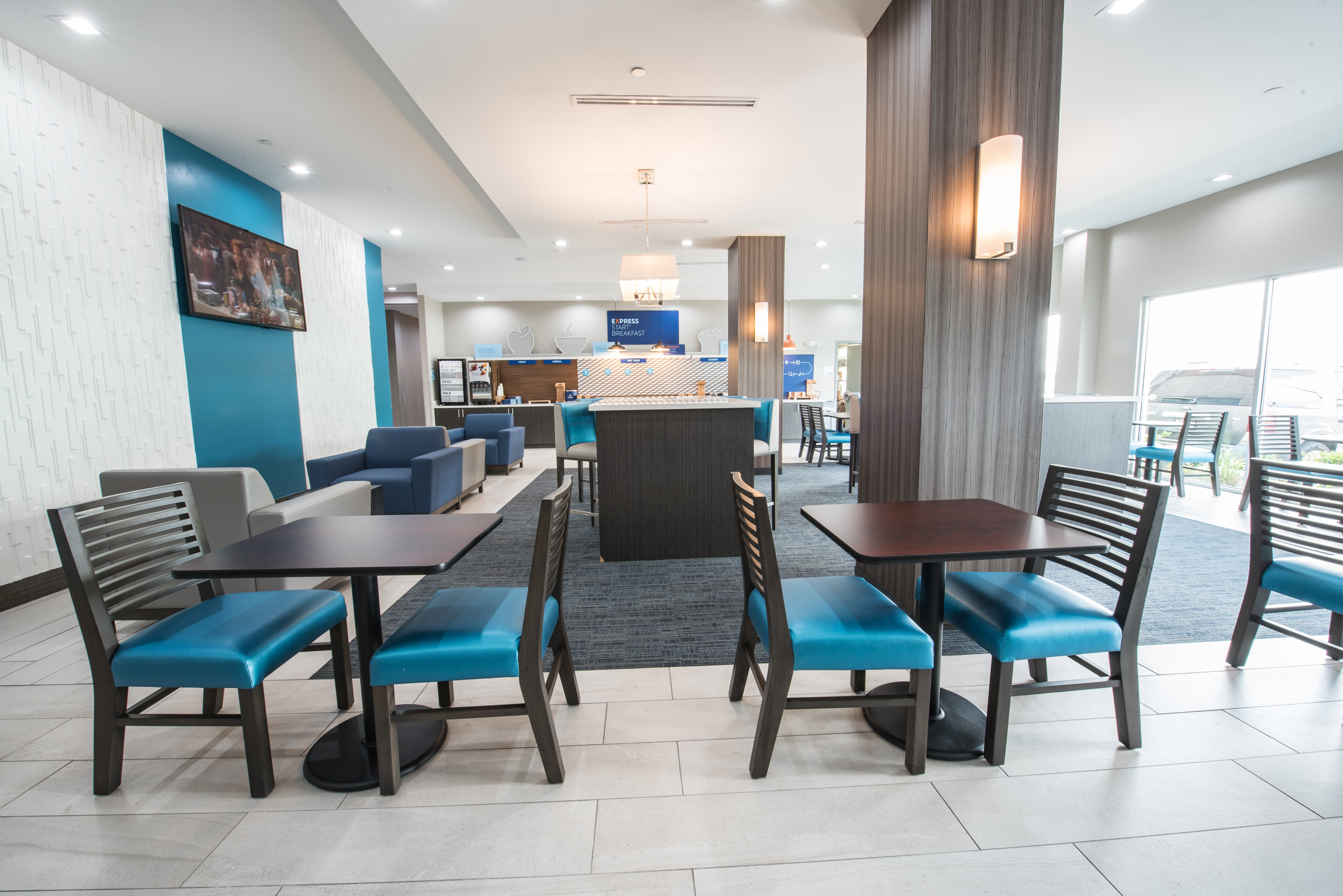 Holiday Inn Express Suites Houston Se Airport Area 52/71