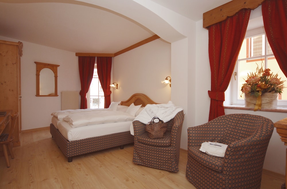 Central Hotel 23/59