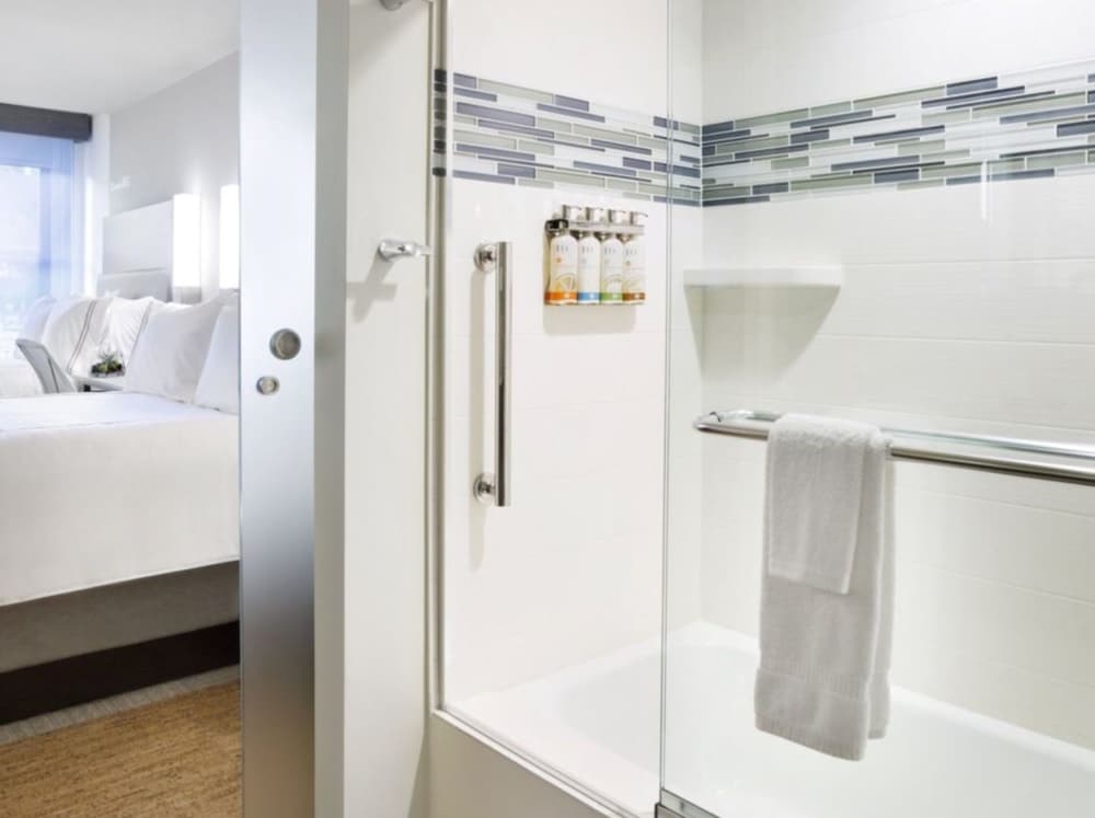 Renovated, 2 Double Beds, Bathtub، EVEN Hotel Rockville Washington DC Area 7/10
