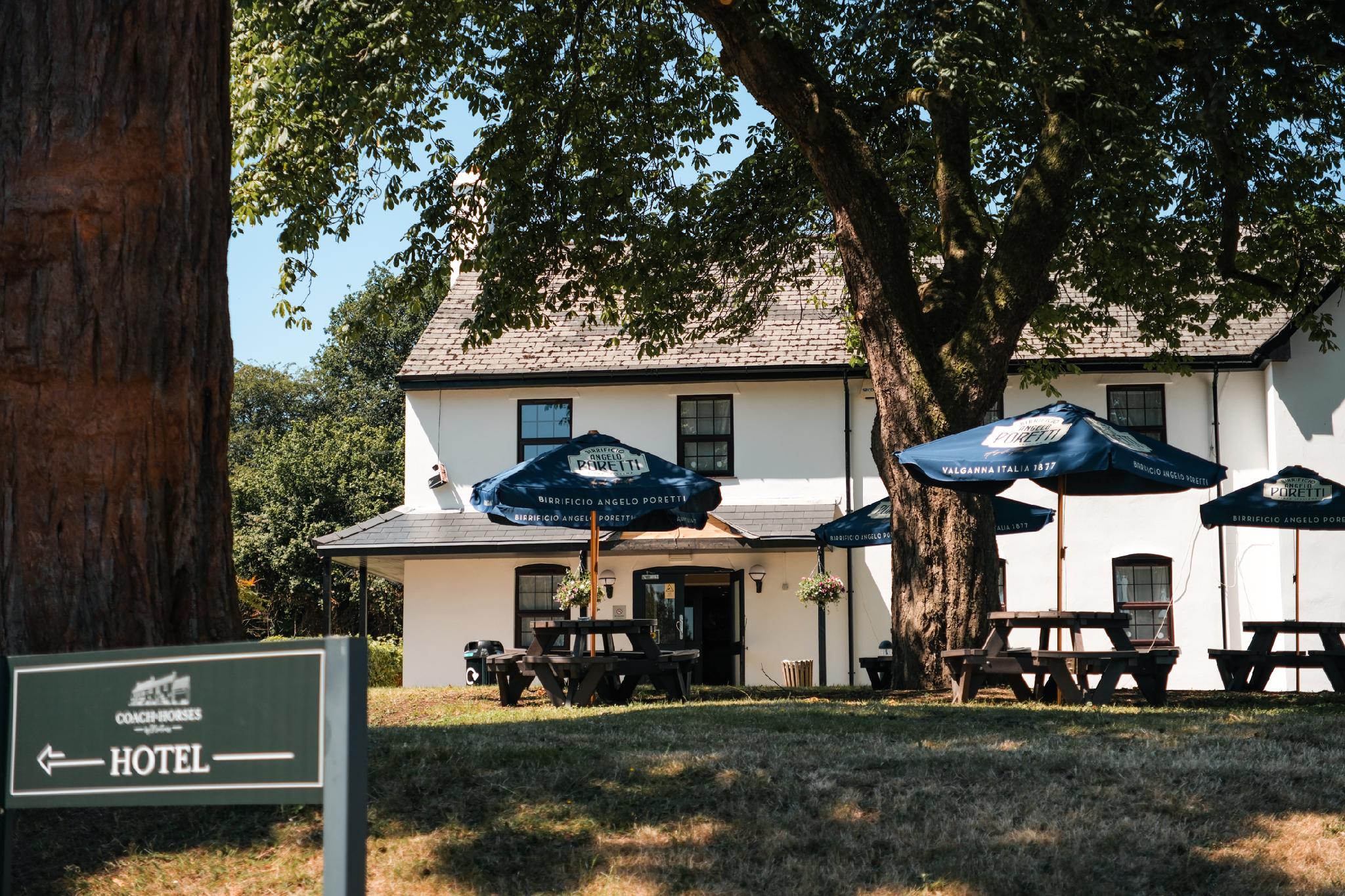 The Coach & Horses Hotel 1/27