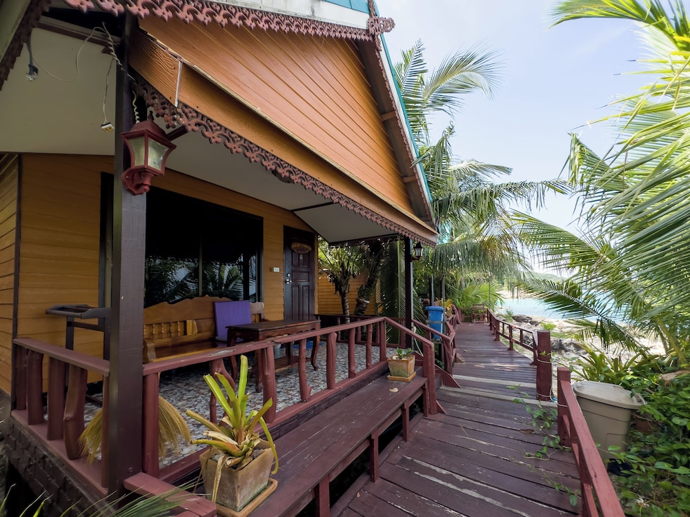 Tongta Phaview Resort 2/50