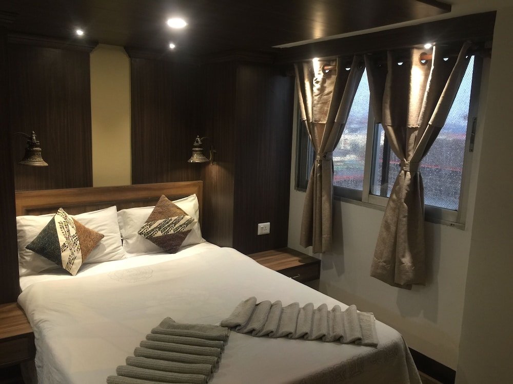 Shiva Guest House 38/50