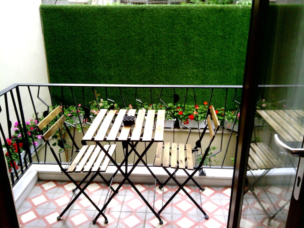 Calanthe Residence 10/17